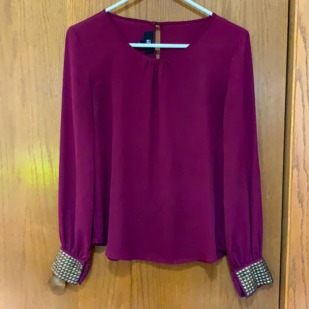 Burgundy Top with Wrist Design